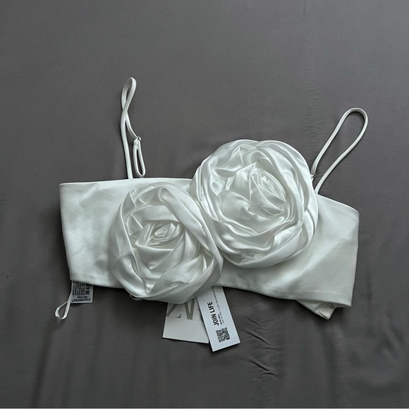 BNWT ZARA FLORAL APPLIQUÉ SATIN TOP - Picture 3 of 16